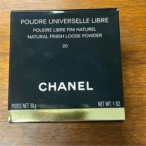 Chanel Poudre Universelle Libre in shade 20.
